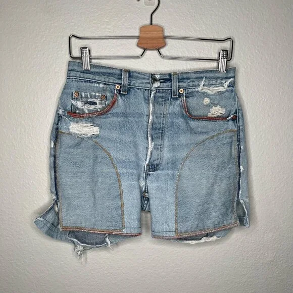 Vintage Levis Distressed Button-Fly Denim Shorts estimated size 29 waist - Picture 7 of 11